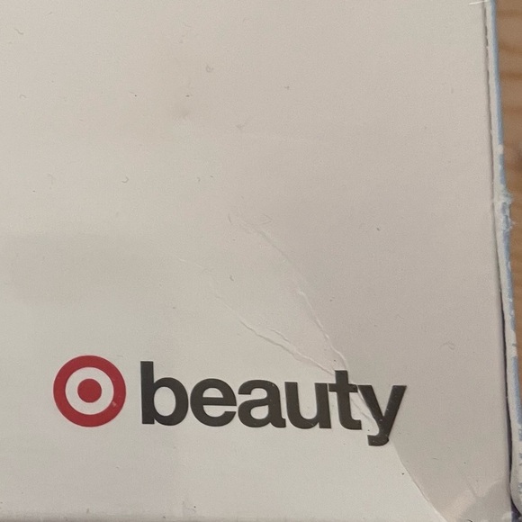 New & sealed target beauty box samples 5 total Burt’s bees lumene la roche posay - Picture 5 of 6